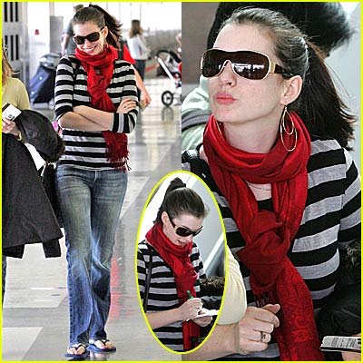 anne hathaway gets her kiss on
